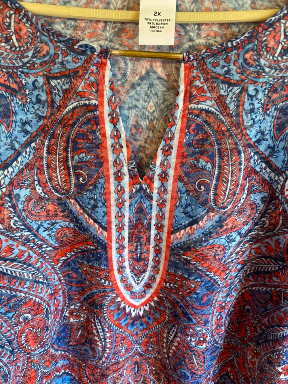 Ruby Rd. Red and Blue Paisley Print  with Key Hole Design Tunic Top Size 2X - Picture 8 of 13